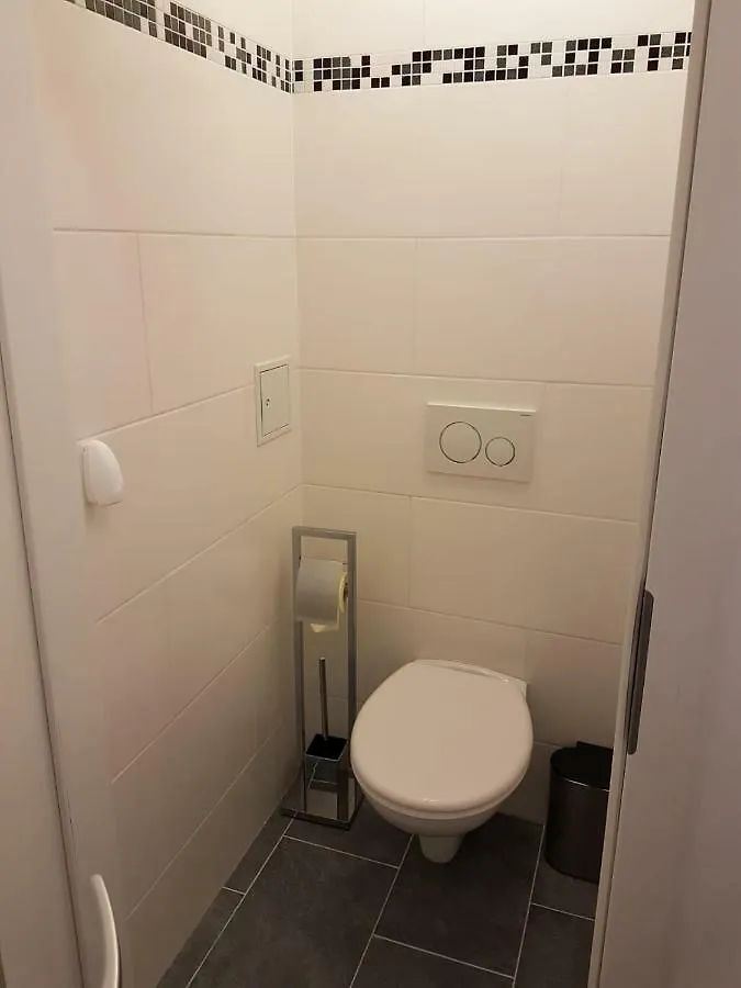 Excellent 2 Bed Apartment 12 Mins From Center Wien