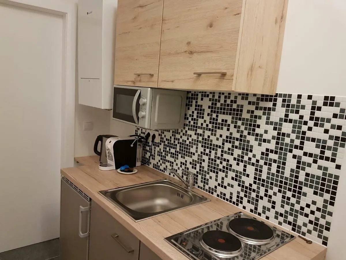 Excellent 2 Bed Apartment 12 Mins From Center Wien